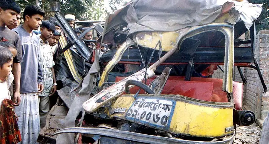 17 killed in Bangladesh bus crash