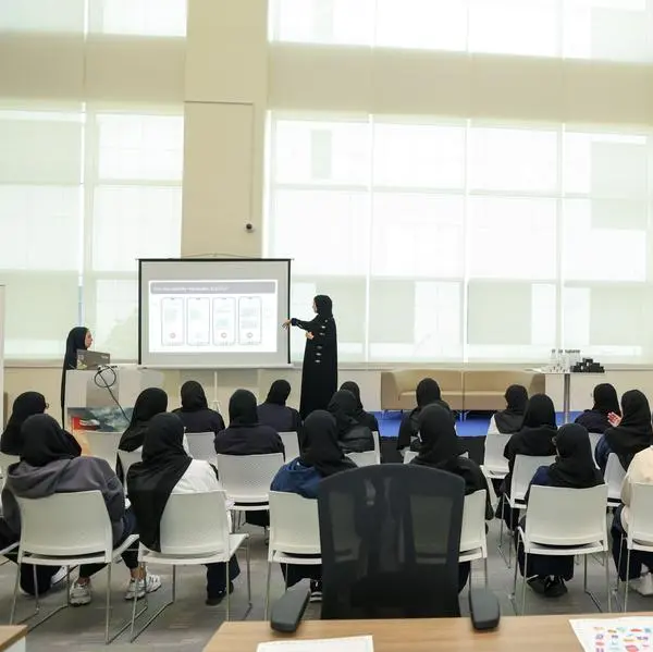 Emirates Islamic continues commitment to UAE financial literacy goals by participating in Ministry of Education initiative