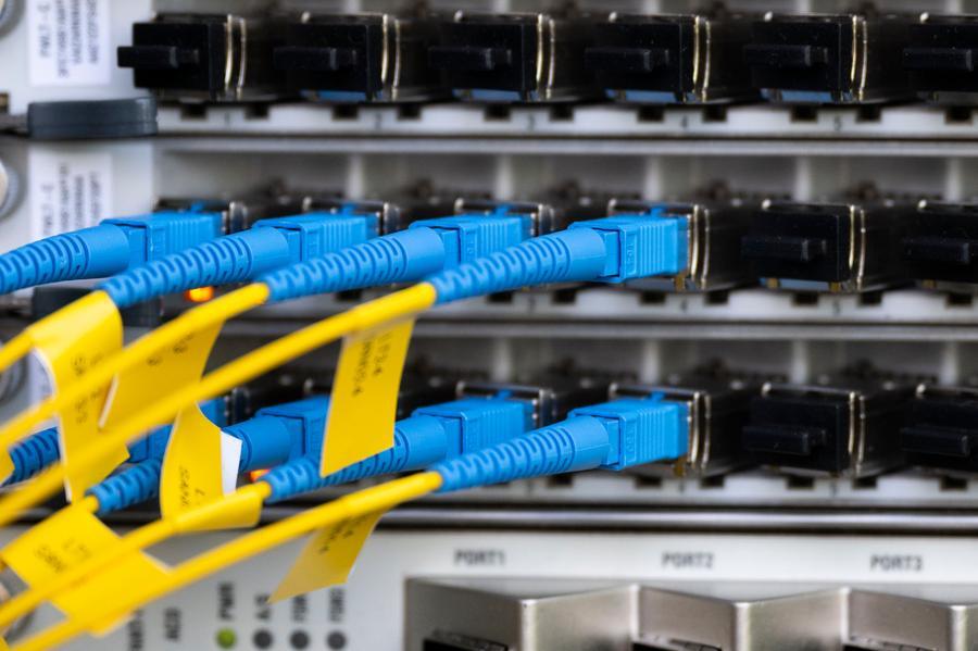 Kitajska bo nadaljevala z protidampinškimi carinami na indijske izdelke iz optičnih vlaken