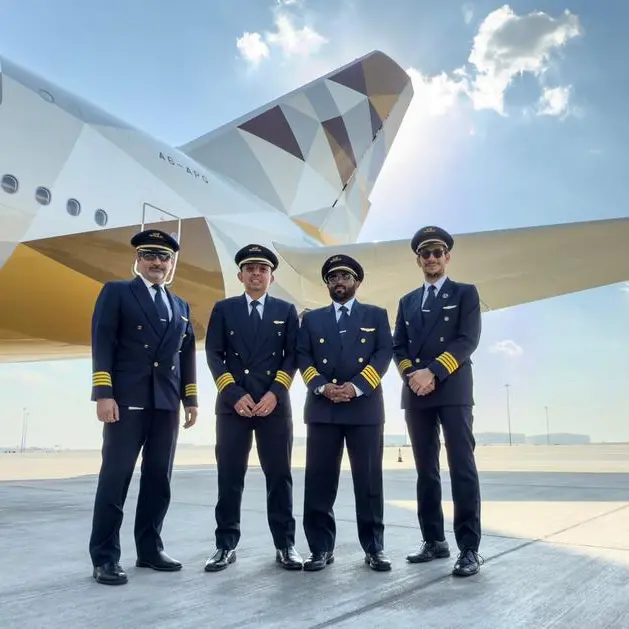 Etihad Airways’ Airbus A380 takes centre stage at the Formula 1 Etihad Airways Abu Dhabi Grand Prix