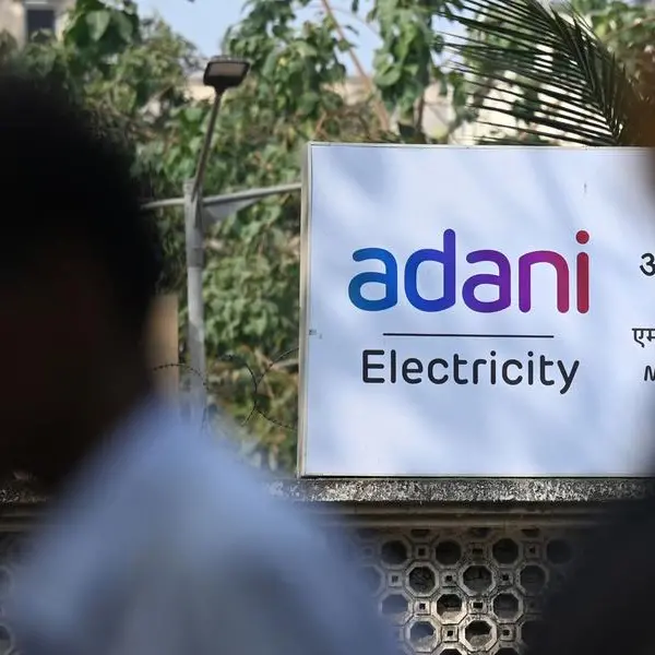 Share sale fails to halt Adani market slide in India