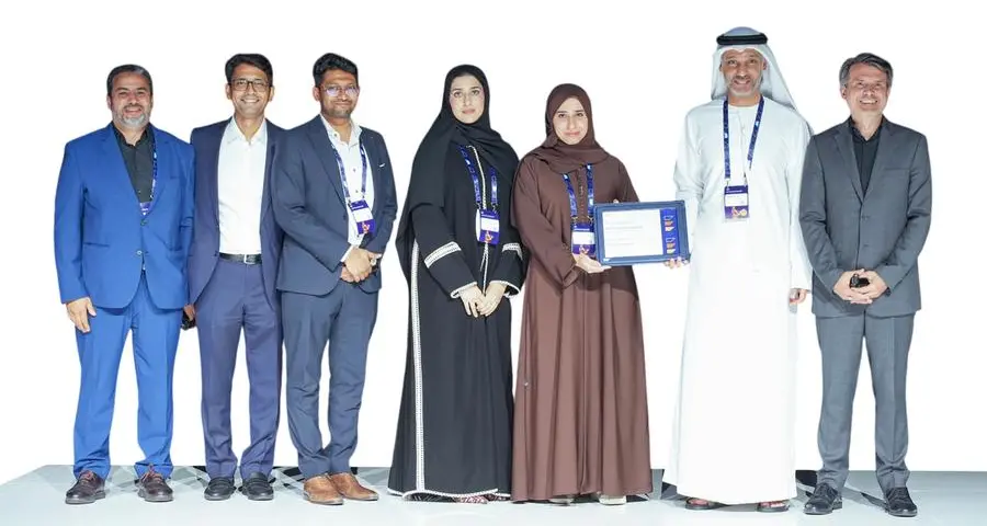 Sharjah Asset Management receives the Digital Transformation Development Award in HR management