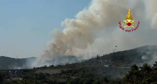 Italy battles wildfires as hundreds evacuated in Tuscany