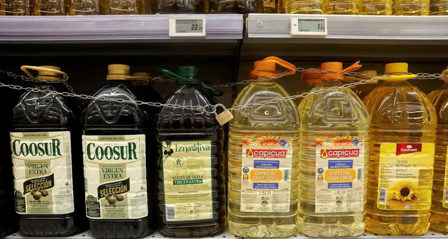 Sunflower oil dethrones olive oil in Spain's kitchens as prices soar