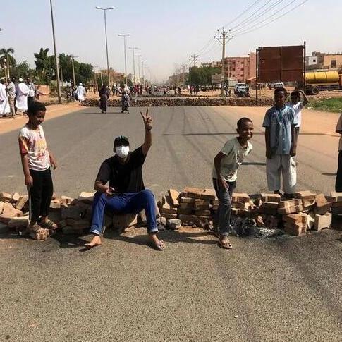 هل يعمق الانقلاب أزمة السودان الاقتصادية أم سيحلها؟