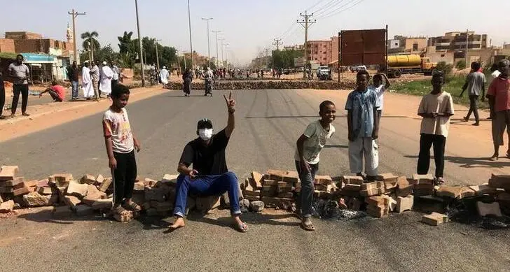 هل يعمق الانقلاب أزمة السودان الاقتصادية أم سيحلها؟