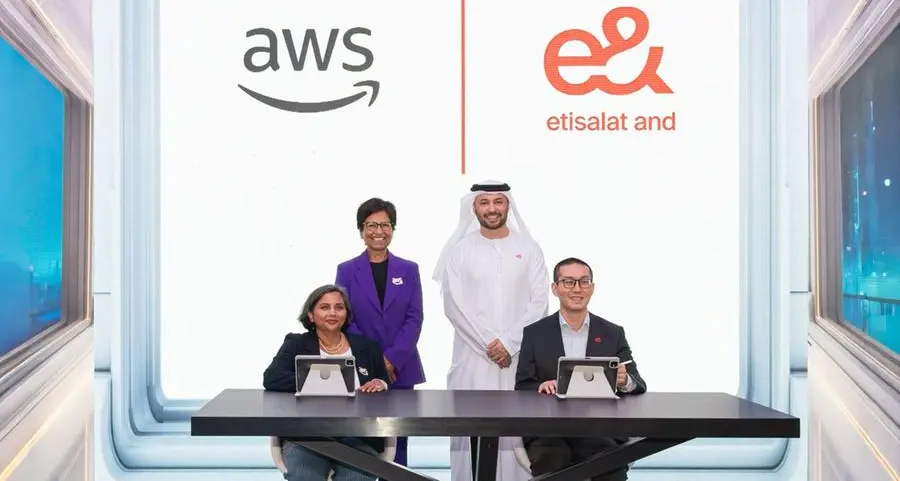 AWS and e& to train 30,000 people in AI and cloud technologies across the UAE