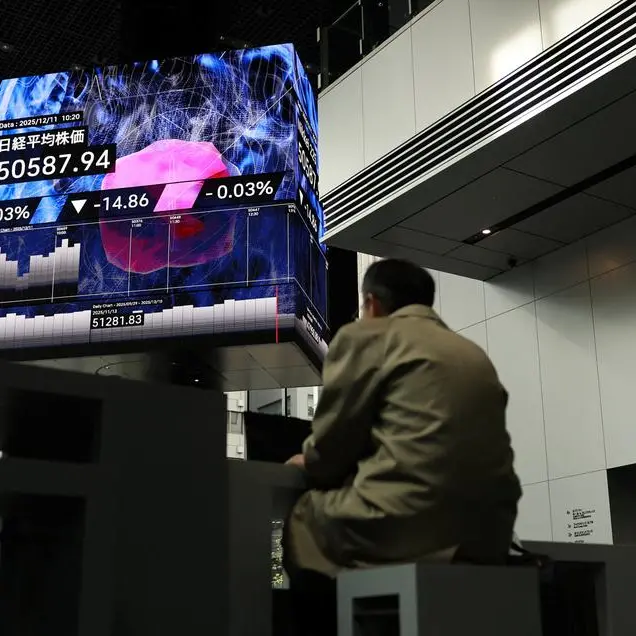 European stocks fall as traders wait for US jobs data, dollar steady