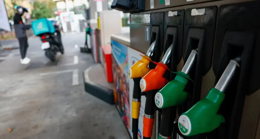 Fuel-at-cost sales cannot last, says French supermarket boss