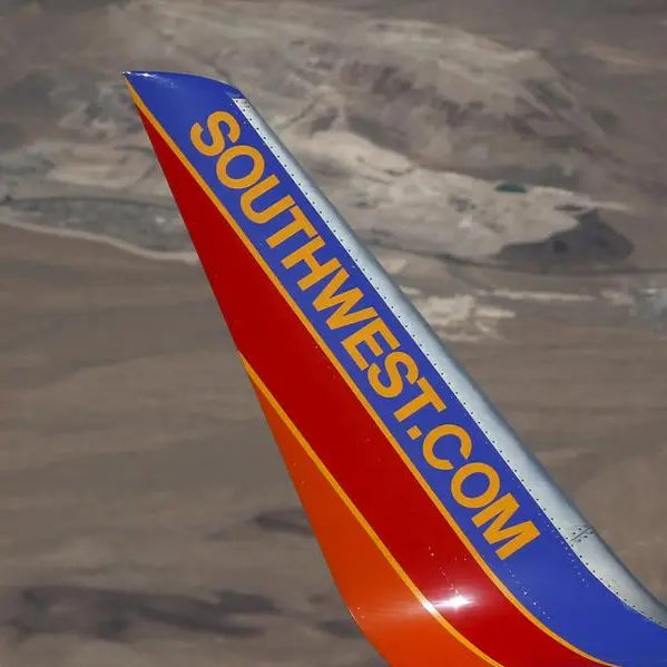 Loss of engine cover on Southwest Boeing 737-800 prompts FAA investigation