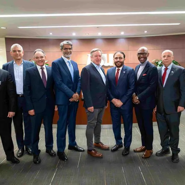 Hamdan Bin Mohammed Smart University explores advanced global models in AI and digital education