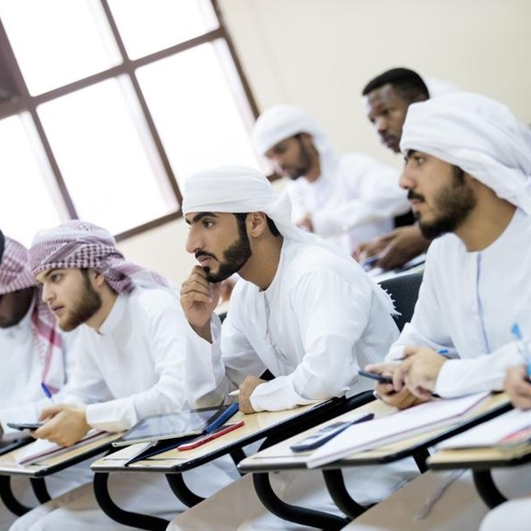 جامعة أبوظبي تنشر 2125 ورقة بحثية علمية موثقة وتحصد 11 براءة اختراع
