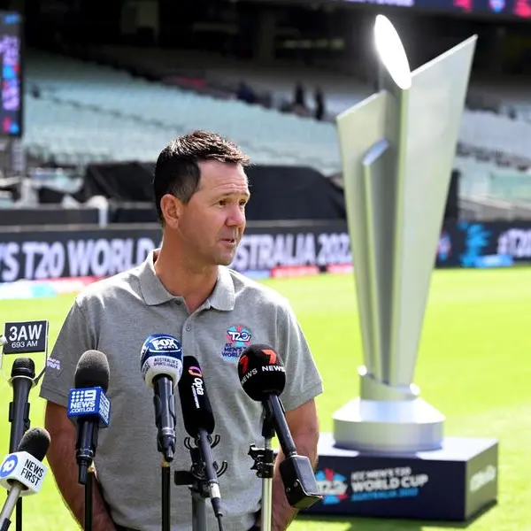 Ponting taken to hospital in Perth Test health scare