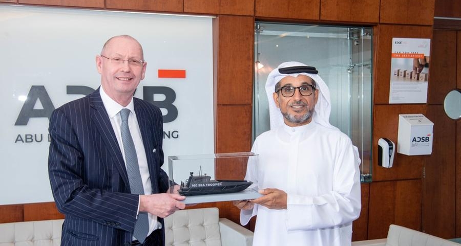 وفد من صندوق أبوظبي للتنمية يزور شركة أبوظبي لبناء السفن ويبحث عن فتح قنوات جديدة للتعاون الاستراتيجي