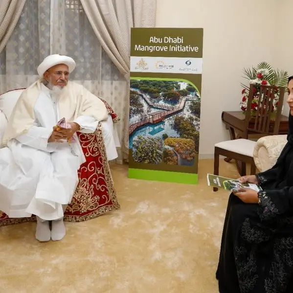 سلطان البهرة مفضل سيف الدين يدعم مبادرة القرم - أبوظبي من خلال زراعة أكثر من 10,000 شتلة من أشجار القرم