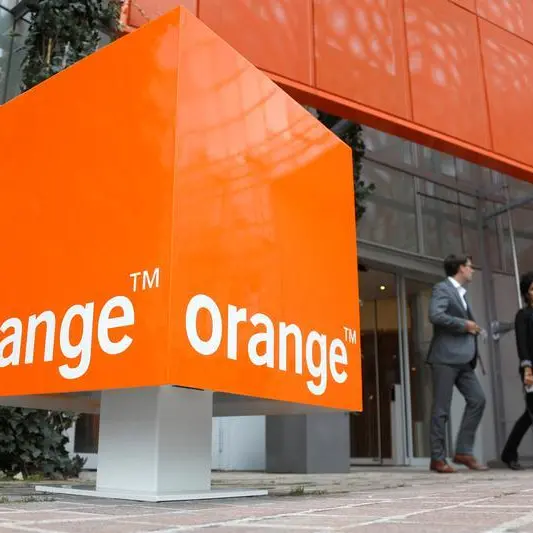 Orange boss under pressure over network outage in France