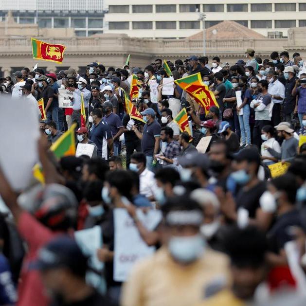 Sri Lanka protesters storm president's house, clash with police
