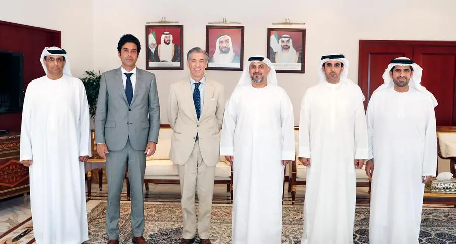 Abu Dhabi Chamber discusses trade relations with Ambassador of Portugal to UAE