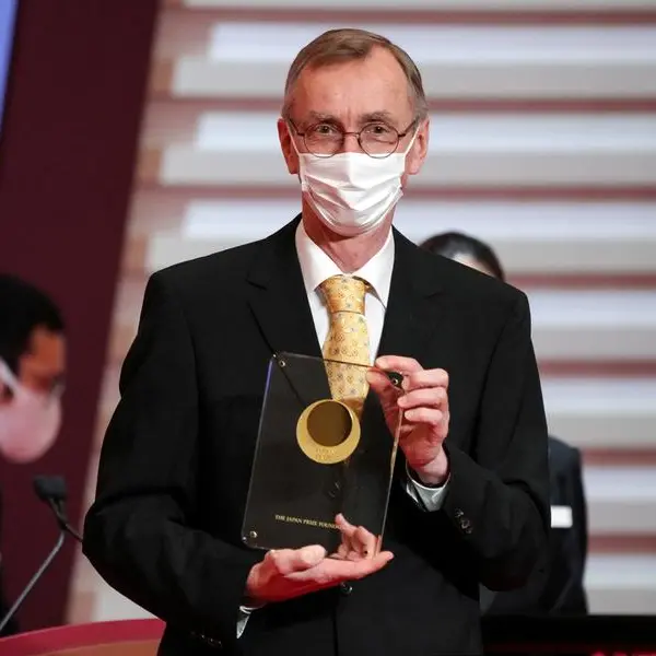 Explorer of ancient DNA wins Nobel medicine prize