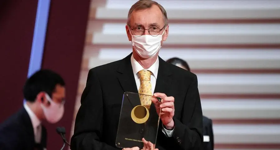 Explorer of ancient DNA wins Nobel medicine prize