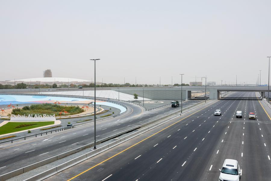 Sheikh Hamdan opens Dubai-Al Ain motorway. Image courtesy WAM.