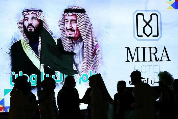 بدأ العاهل السعودي وولي العهد حملة رمضان بتبرعات ضخمة لاحتياجات المملكة السكنية