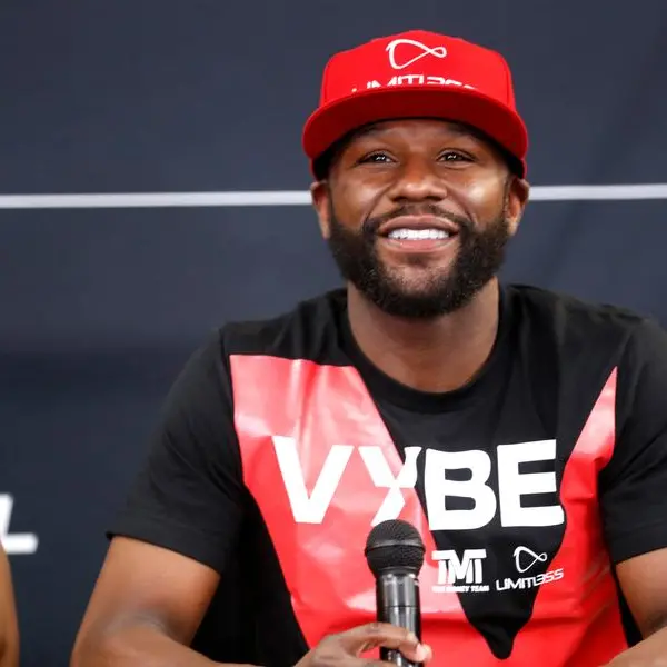 Mayweather overwhelmed by the UAE, but not his opponent