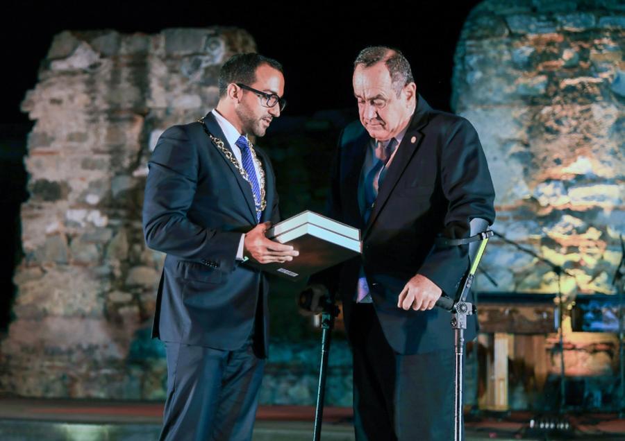 Presidente de Guatemala recibe a Fahim Al Qasimi