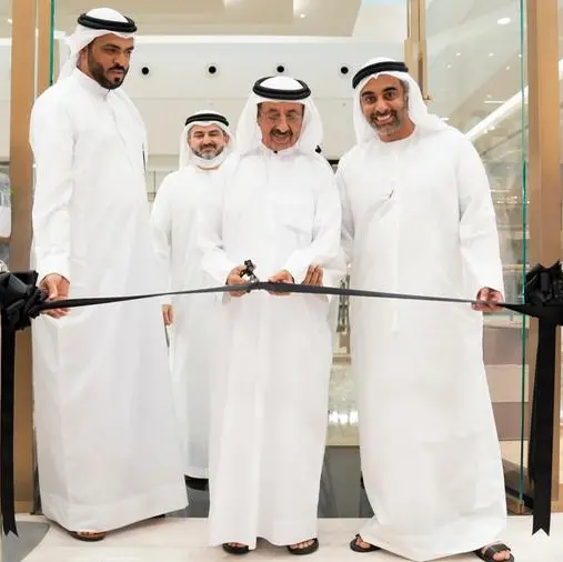 Sheikh Hasher bin Maktoum Al Maktoum inaugurates the newest store of the UAE brand of \"Carter & White\" in City Centre Mirdif in Dubai