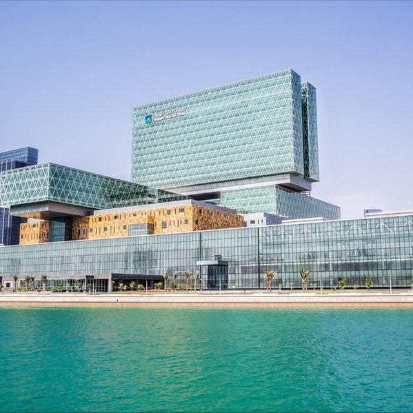 مستشفى كليفلاند كلينك أبوظبي يتصدر قائمة \"نيوزويك\" لأفضل المستشفيات الذكية في الإمارات ودول مجلس التعاون الخليجي