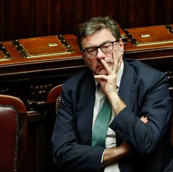 Italy economy minister: no rift with EU over euro zone bailout fund