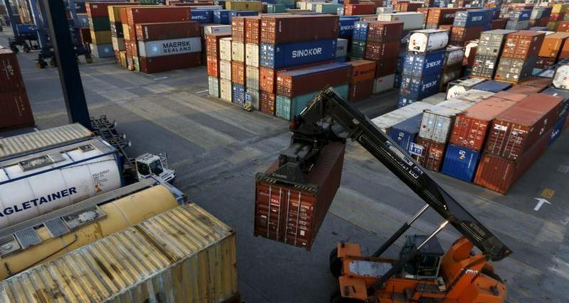مصر توقع اتفاق لبناء وتشغيل محطة حاويات بميناء دمياط