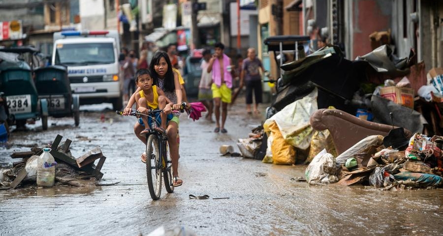 Typhoon death toll reaches 8 in Philippines, over 50,000 displaced
