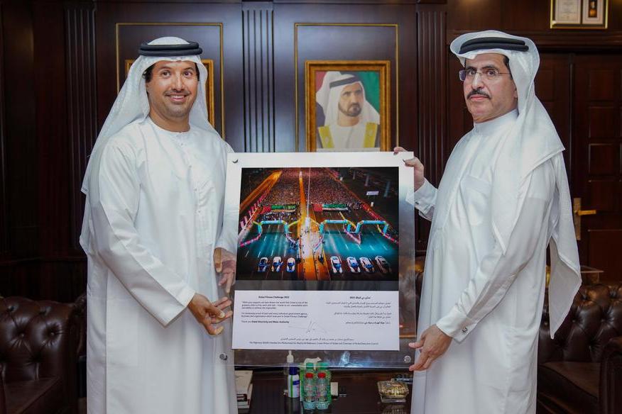 هيئة كهرباء ومياه دبي تتسلم شهادة شكر من الحاخام الشيخ حمدان بن محمد بن راشد آل مكتوم