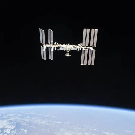 Russia, planning to go it alone, unveils model of new space station