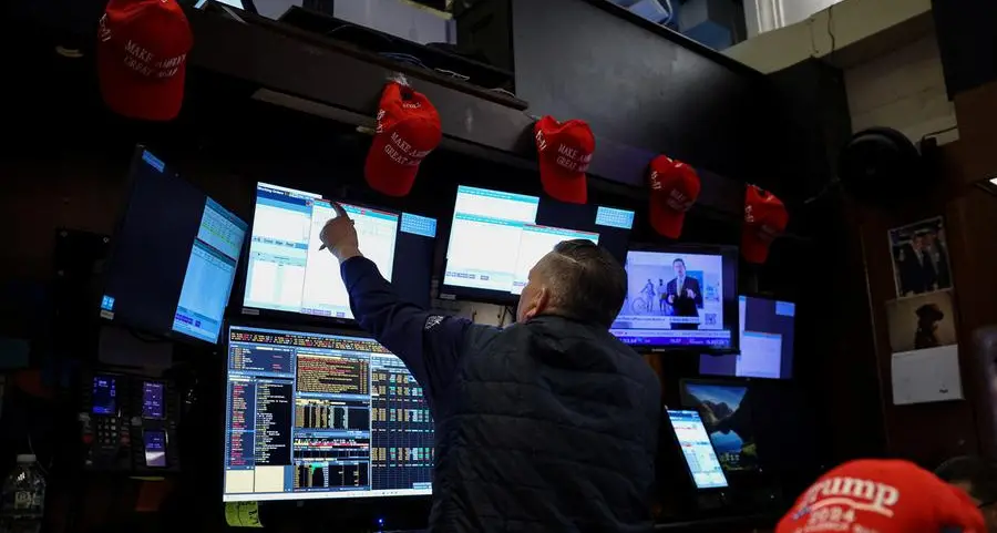 World stocks tiptoe, dollar rises as investors await US data