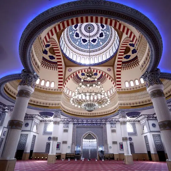 This Dubai mosque showcases fusion of cultures, architectural brilliance