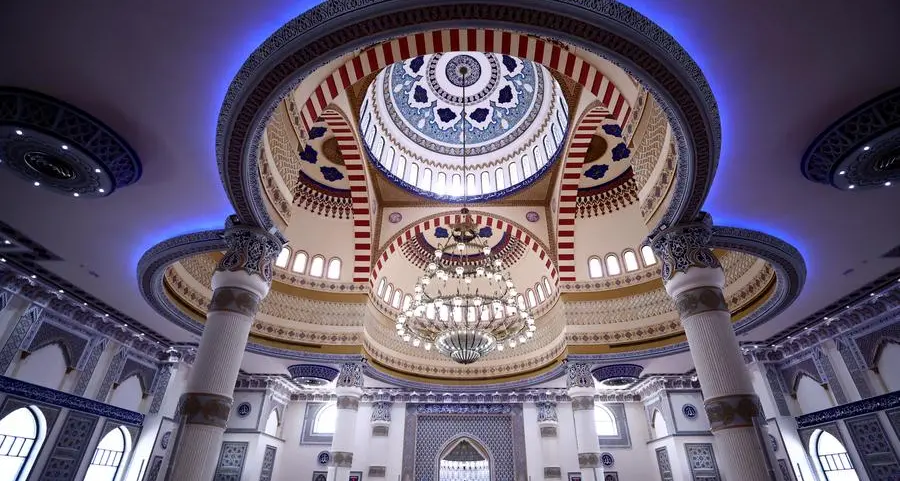 This Dubai mosque showcases fusion of cultures, architectural brilliance