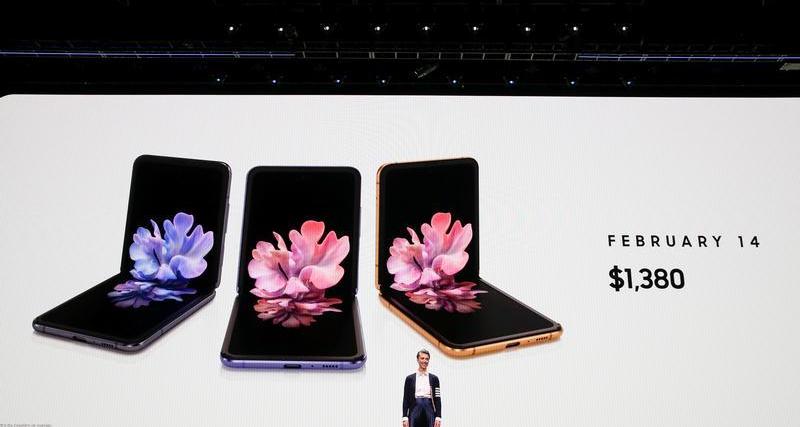Samsung unveils new foldable smartphones