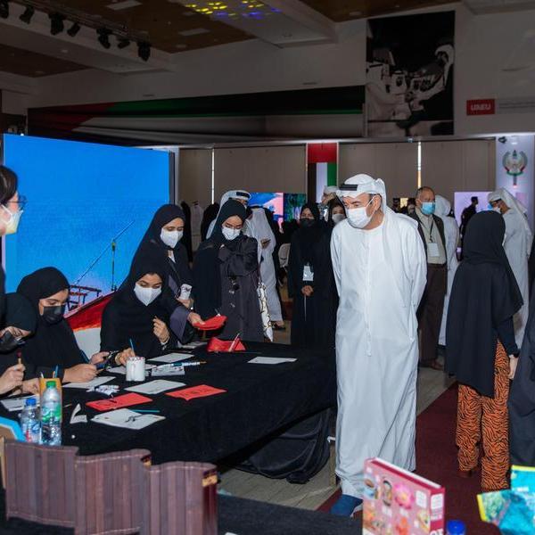 Zaki Nusseibeh honours volunteers ‎in UAEU Pavilion at Expo 2020 Dubai
