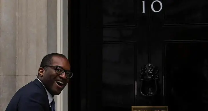 Britain's finance minister unveils \"mini budget\"