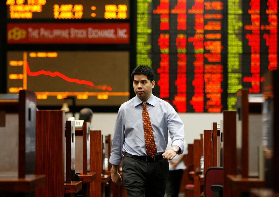 Slabljenje dolarja zaradi pričakovanj znižanja obrestnih mer s strani Fed spodbuja trge