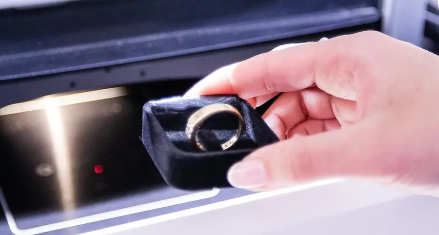 Dubai Municipality launches world’s first smart self-service lab for testing precious metal purity