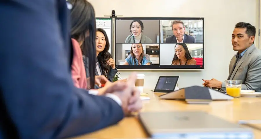 69% of UAE employers believe they will lose new and existing employees if they don’t figure out hybrid work