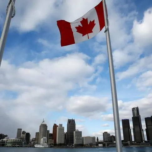 Canada gains 15,300 jobs in April, jobless rate edges down to 5.2%