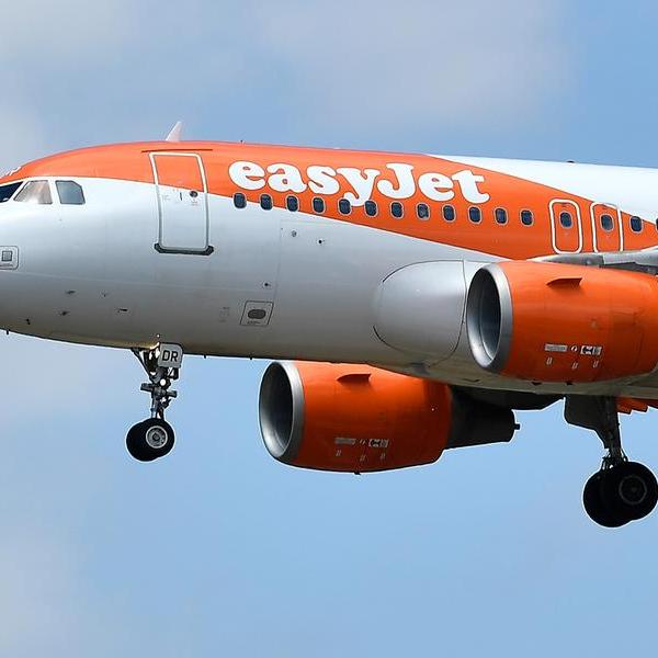 EasyJet flies into third straight annual loss