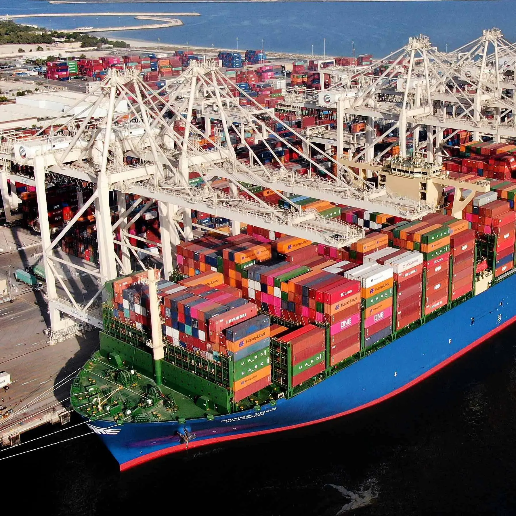 Dubai's Jebel Ali Port welcomes one of the worlds largest container vessels