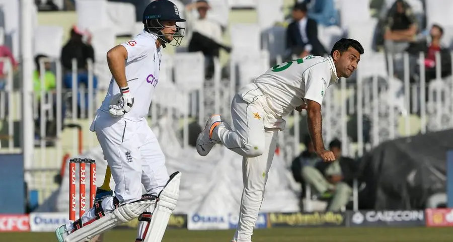 Pakistan crawl to 108 without loss, chasing massive England score