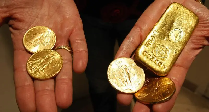 Gold eyes weekly decline as rate hikes loom