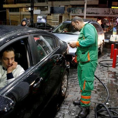 أسعار الوقود في لبنان ترتفع قبل أيام من الانتخابات